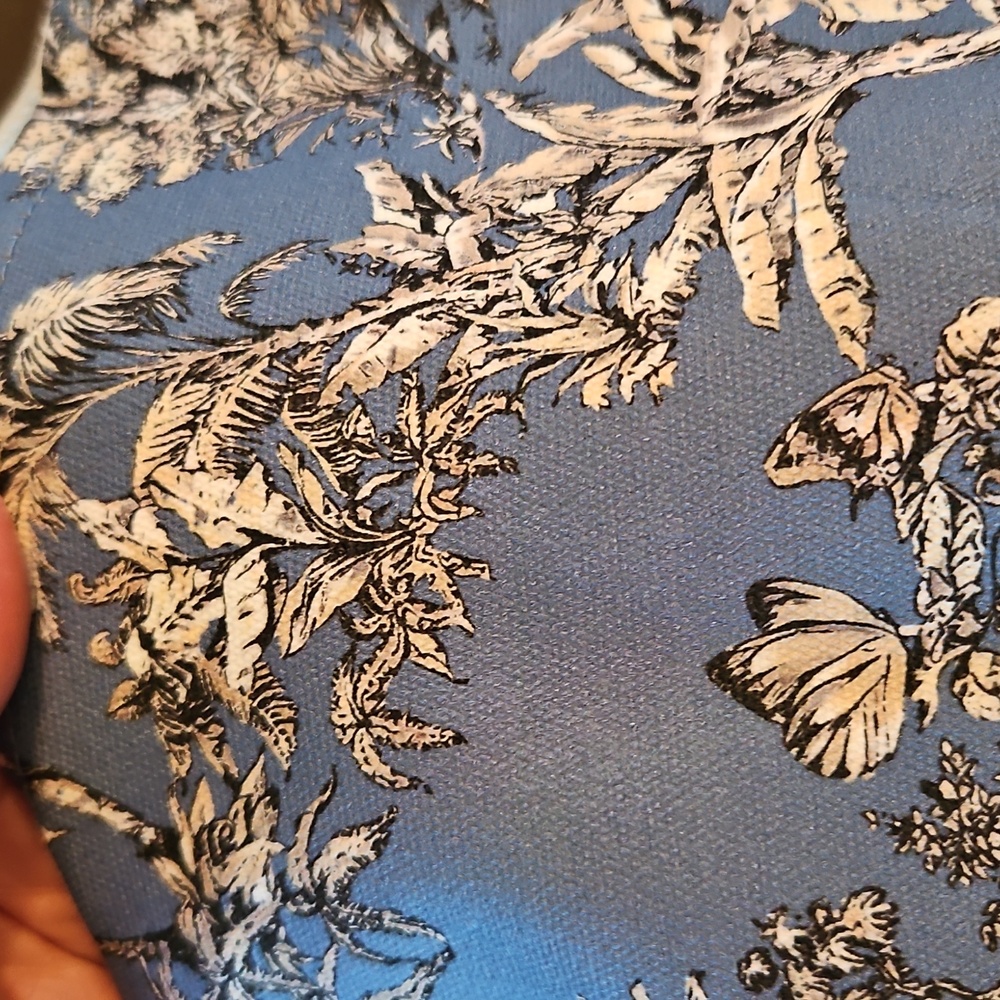 NIP Dior Blue & Cream Floral Tote with Charm - Picture 4 of 8